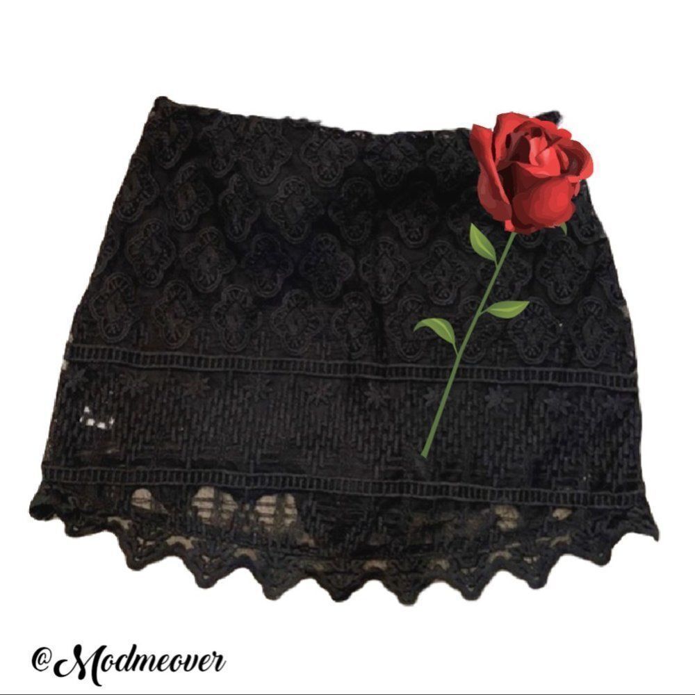 Black Lace Skort ~ Asymmetrical Hemline ~ Fully Lined - FABULOUS ~  NEW